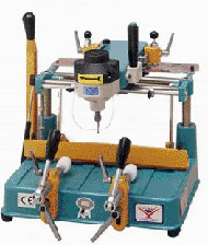 YILMAZ-FR 222 Станок для фрезерования отверстия под замки и ручки. Настольный, с механ. прижимами.